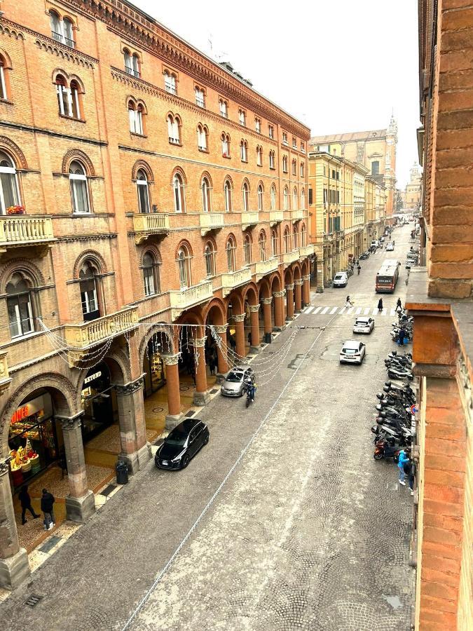 Suite In The Center Of Болонья Экстерьер фото